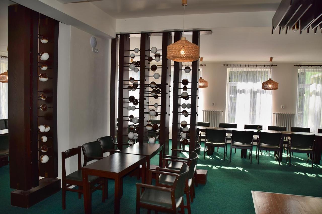 Hotel Forestyma Hodonin Exterior photo