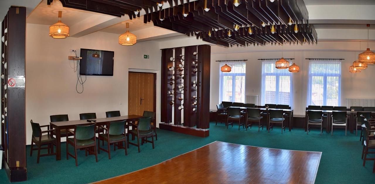 Hotel Forestyma Hodonin Exterior photo